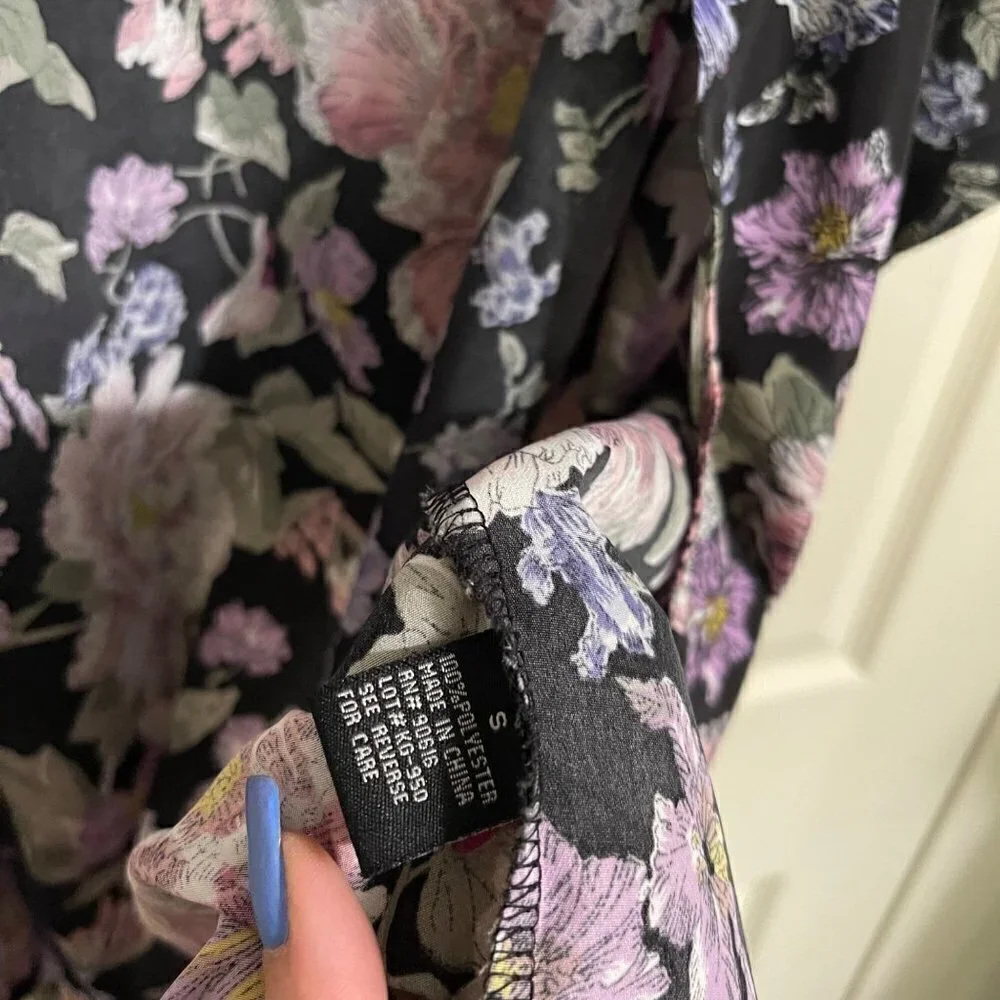 FCNY Women's Black Floral Open Front Short Sleeve Kimono Size Small